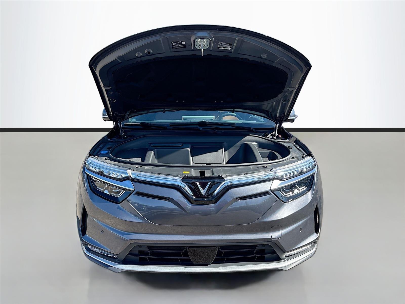 2025 VinFast VF 8 Plus