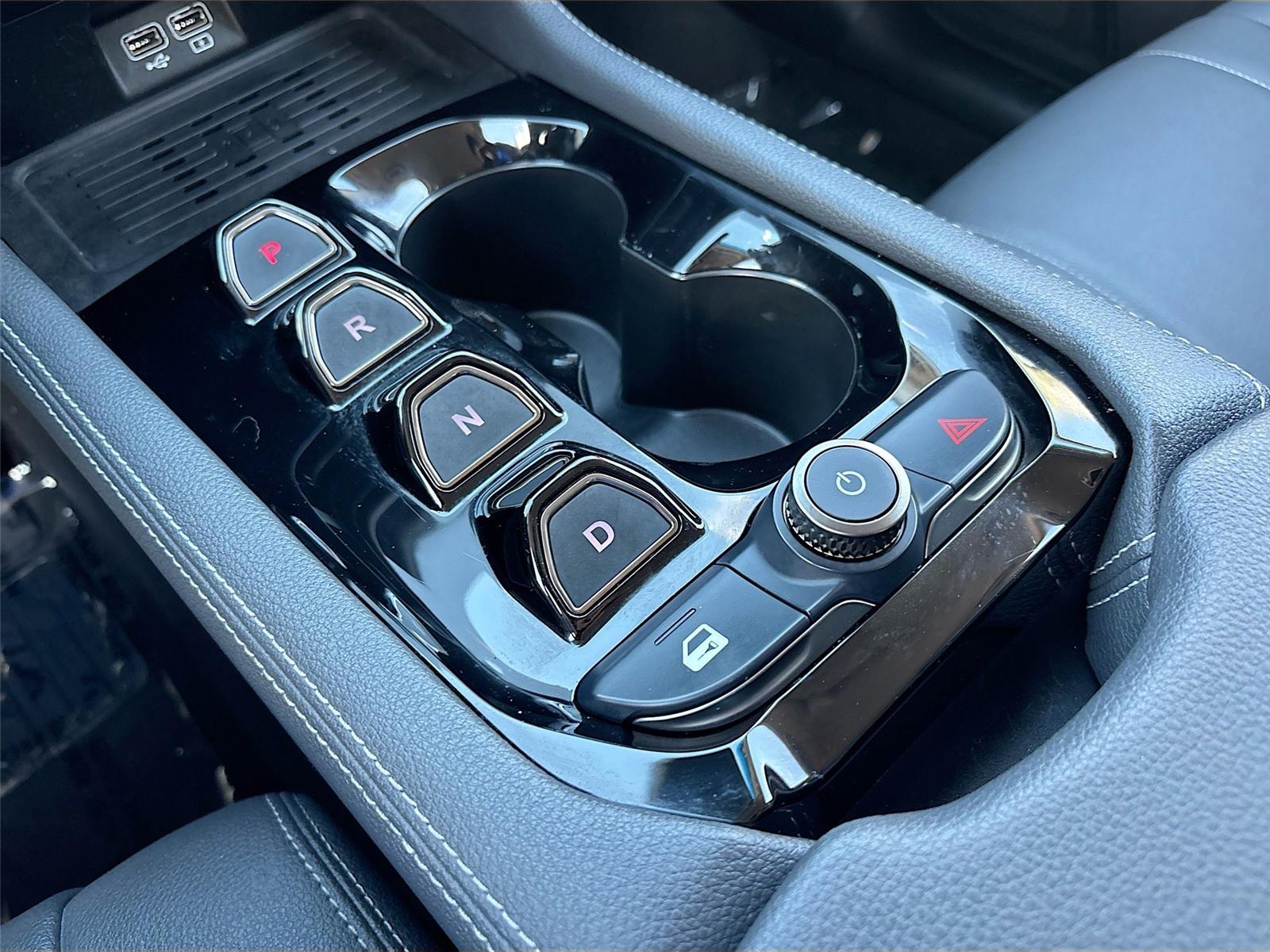 2023 VinFast VF 8 Eco