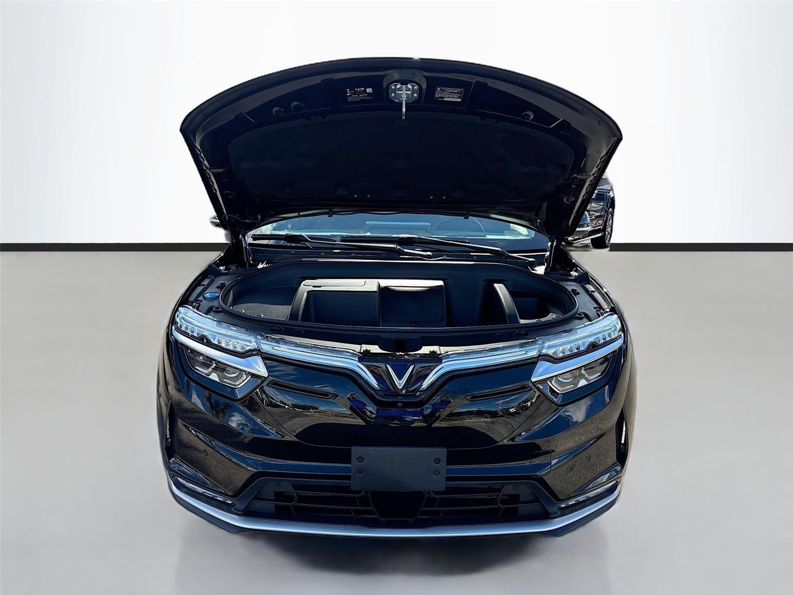 2023 VinFast VF 8 Eco