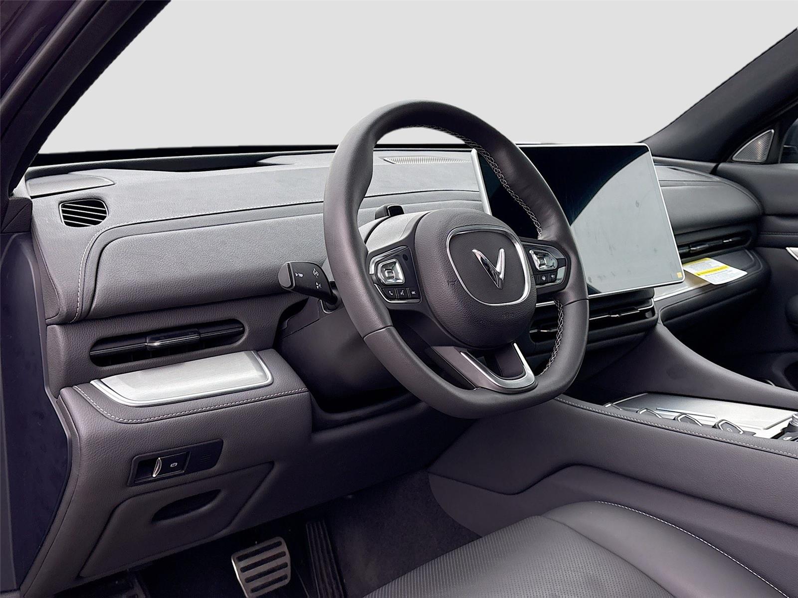 2024 VinFast VF 9 Plus