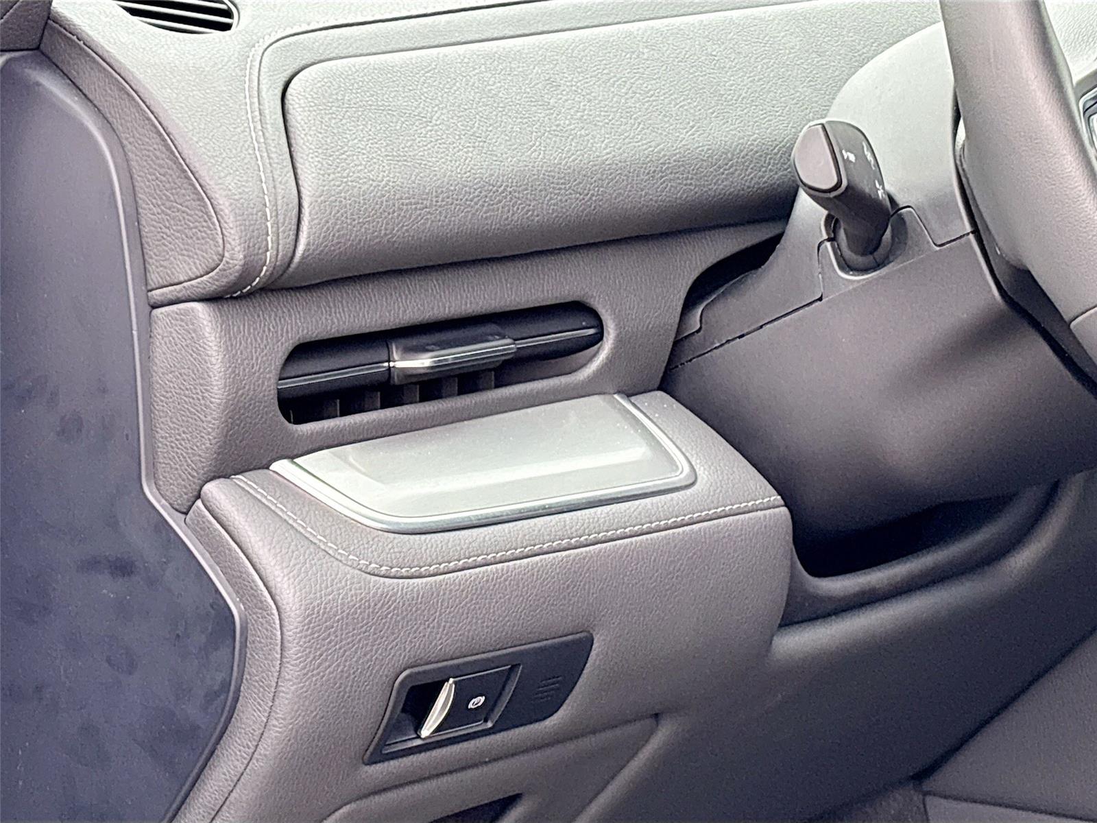 2024 VinFast VF 9 Plus