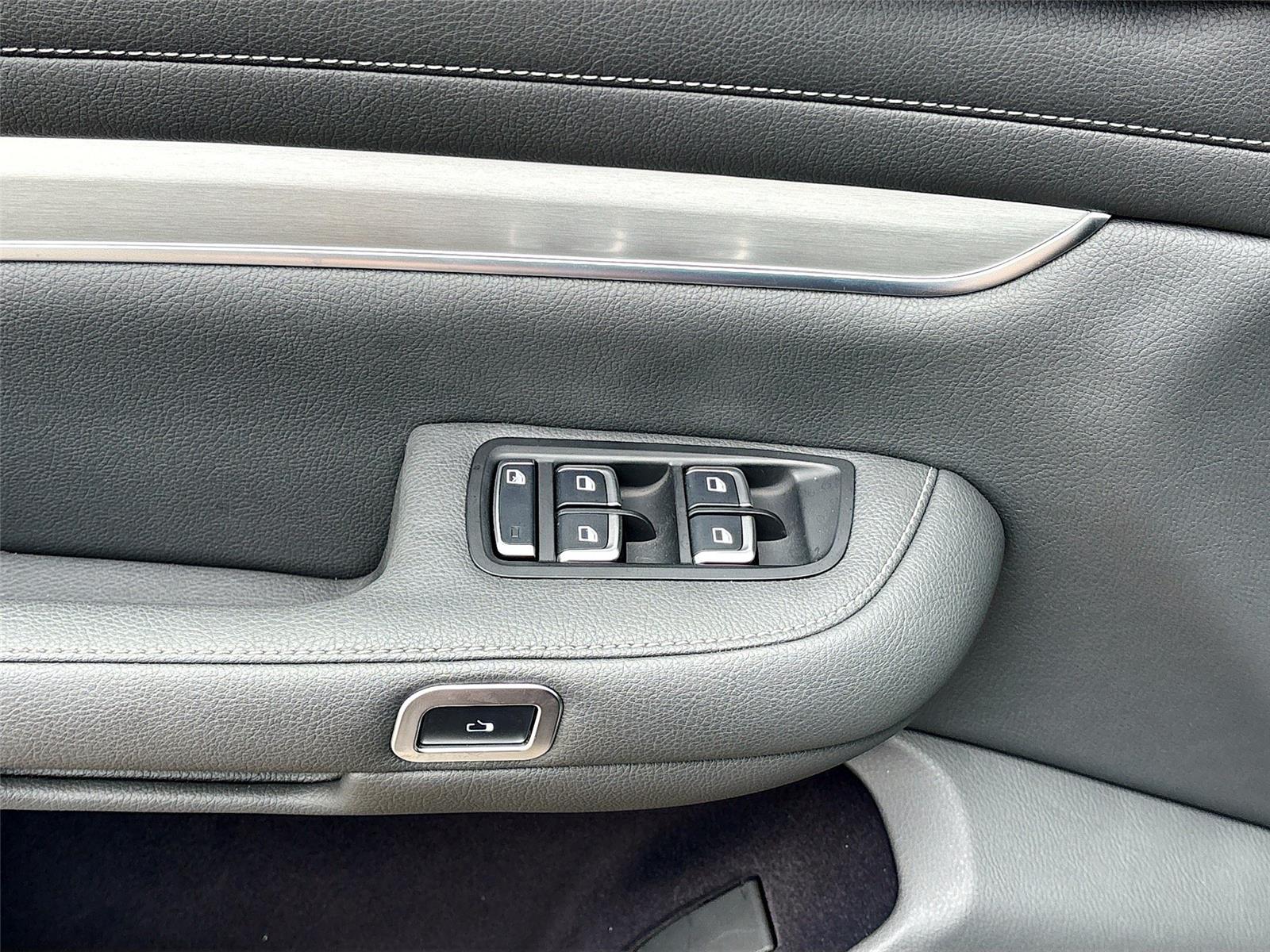 2024 VinFast VF 9 Plus