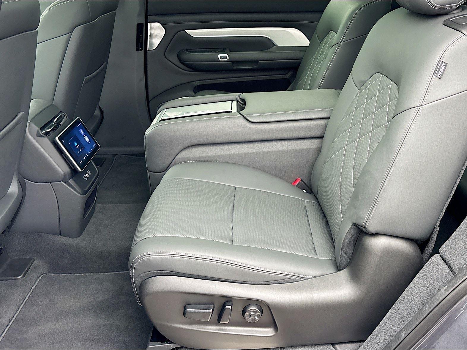 2024 VinFast VF 9 Plus