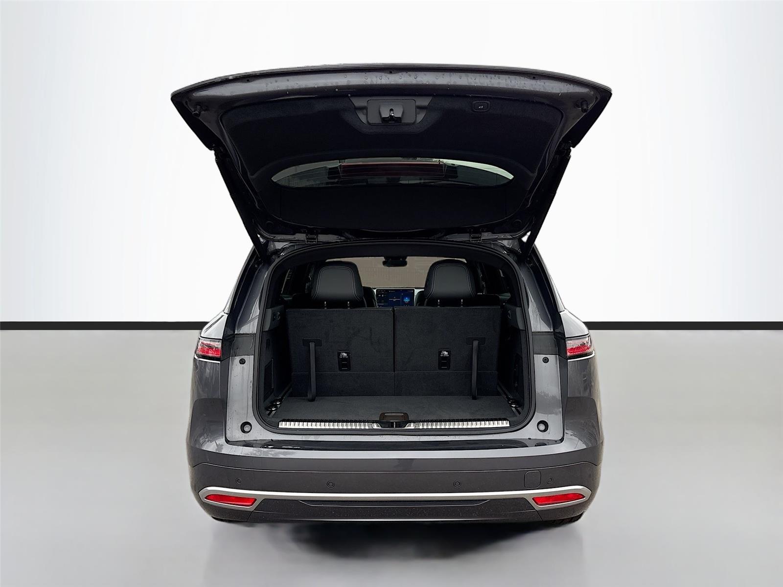 2024 VinFast VF 9 Plus