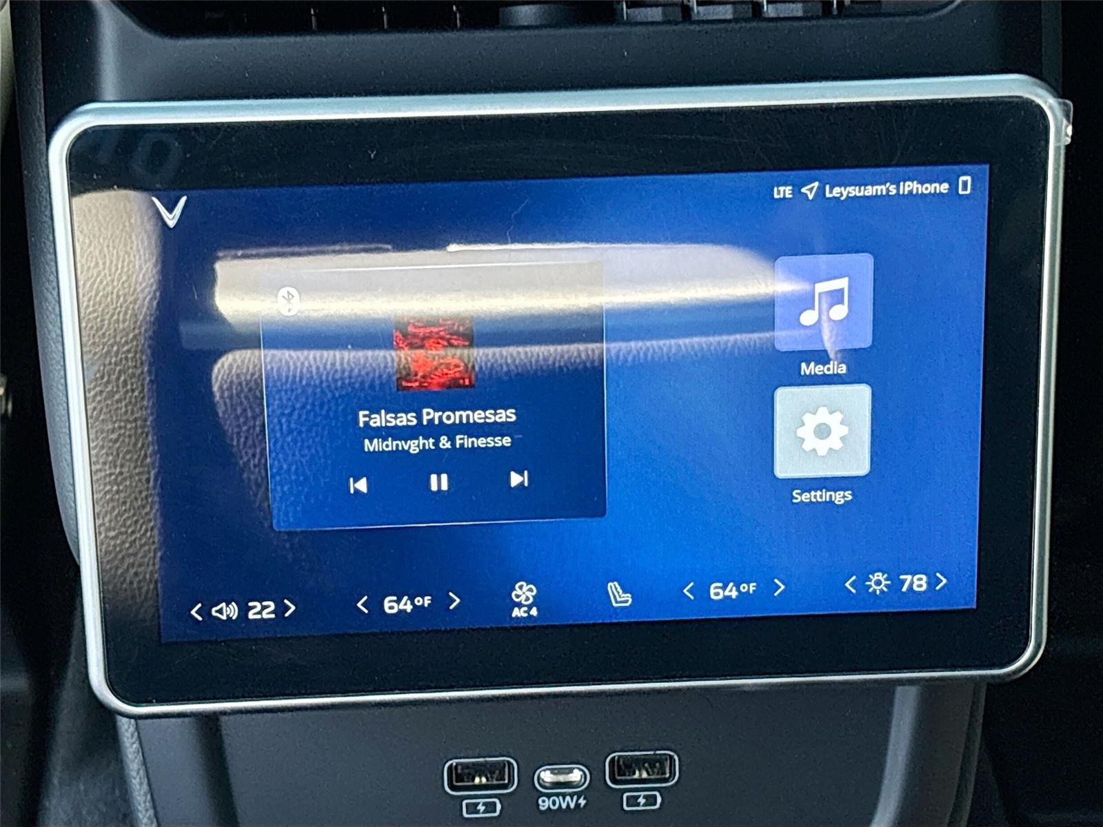 2024 VinFast VF 9 Plus