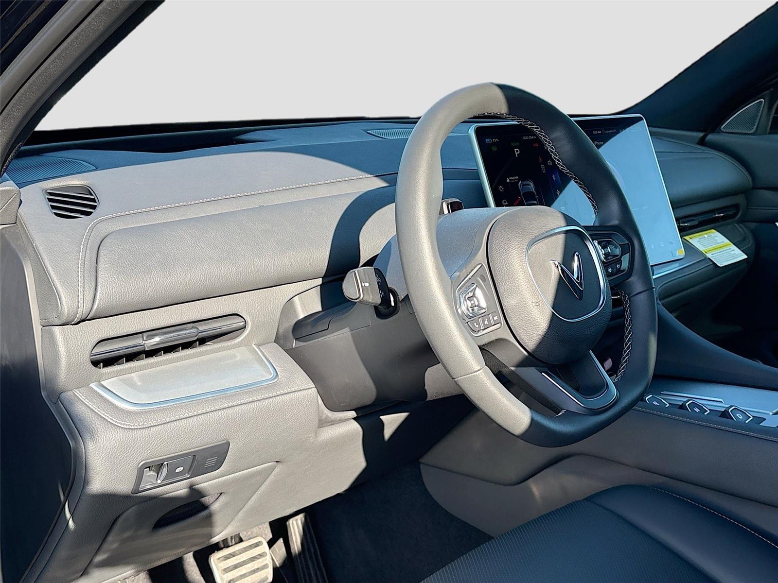 2024 VinFast VF 9 Plus