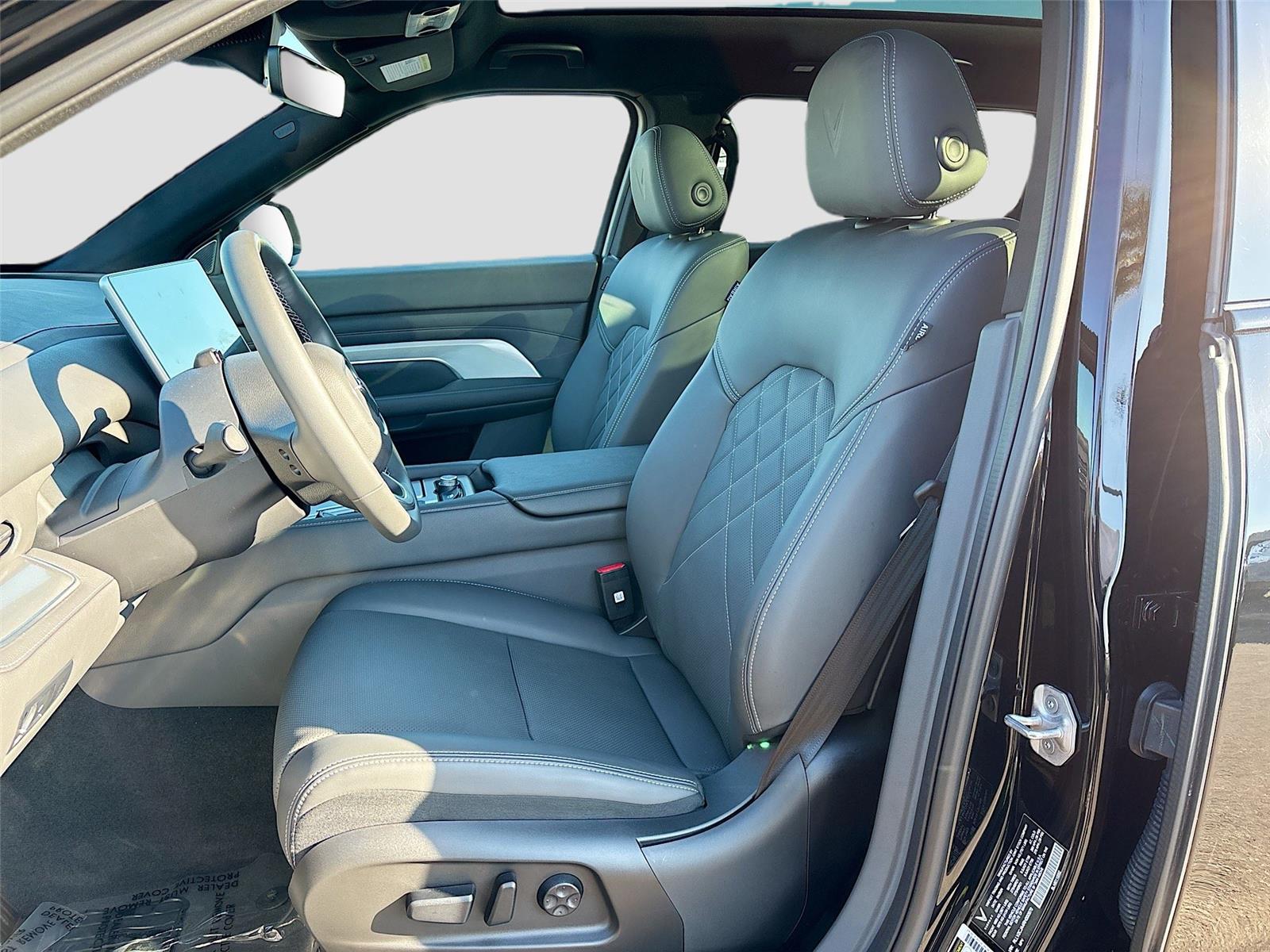 2024 VinFast VF 9 Plus