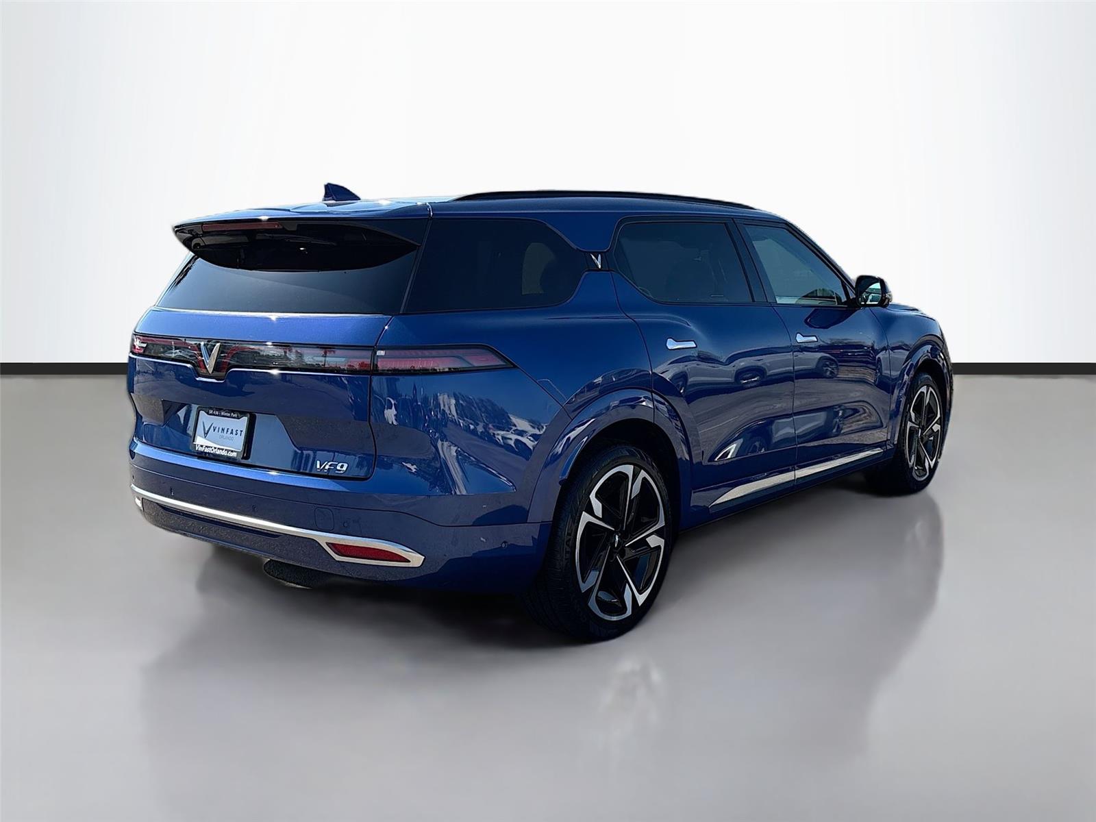 2024 VinFast VF 9 Plus