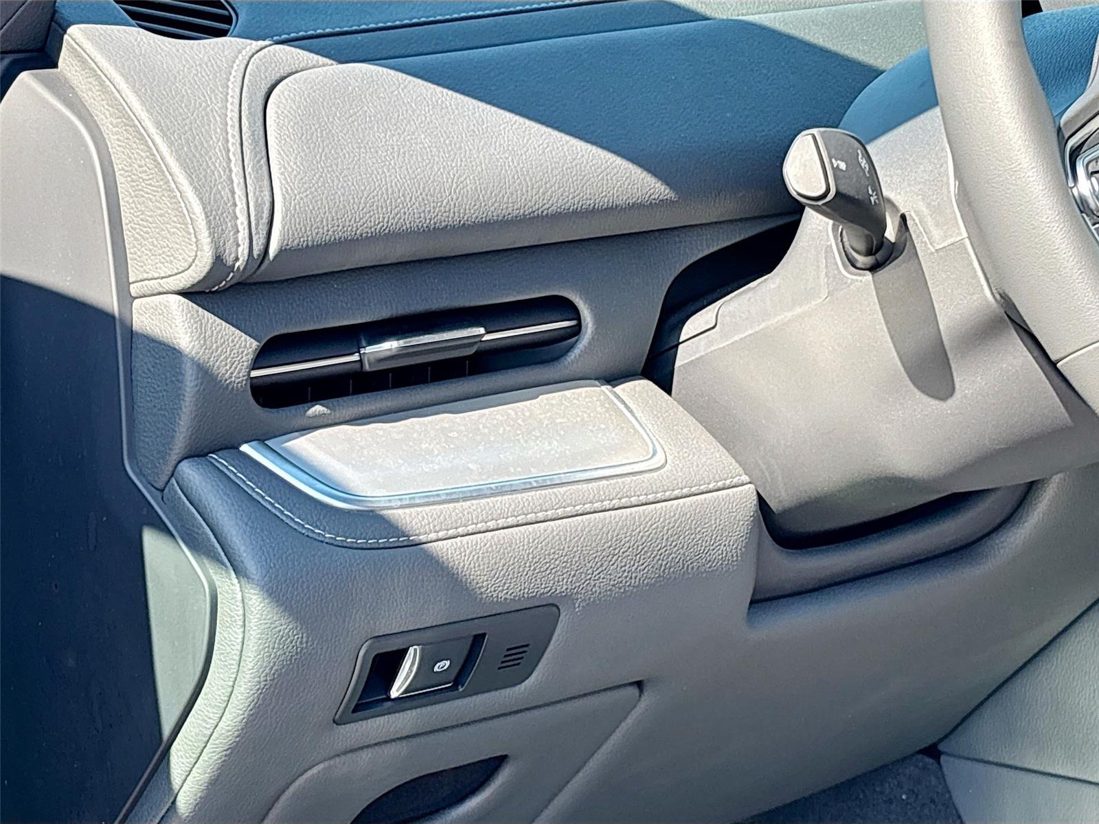 2024 VinFast VF 9 Plus