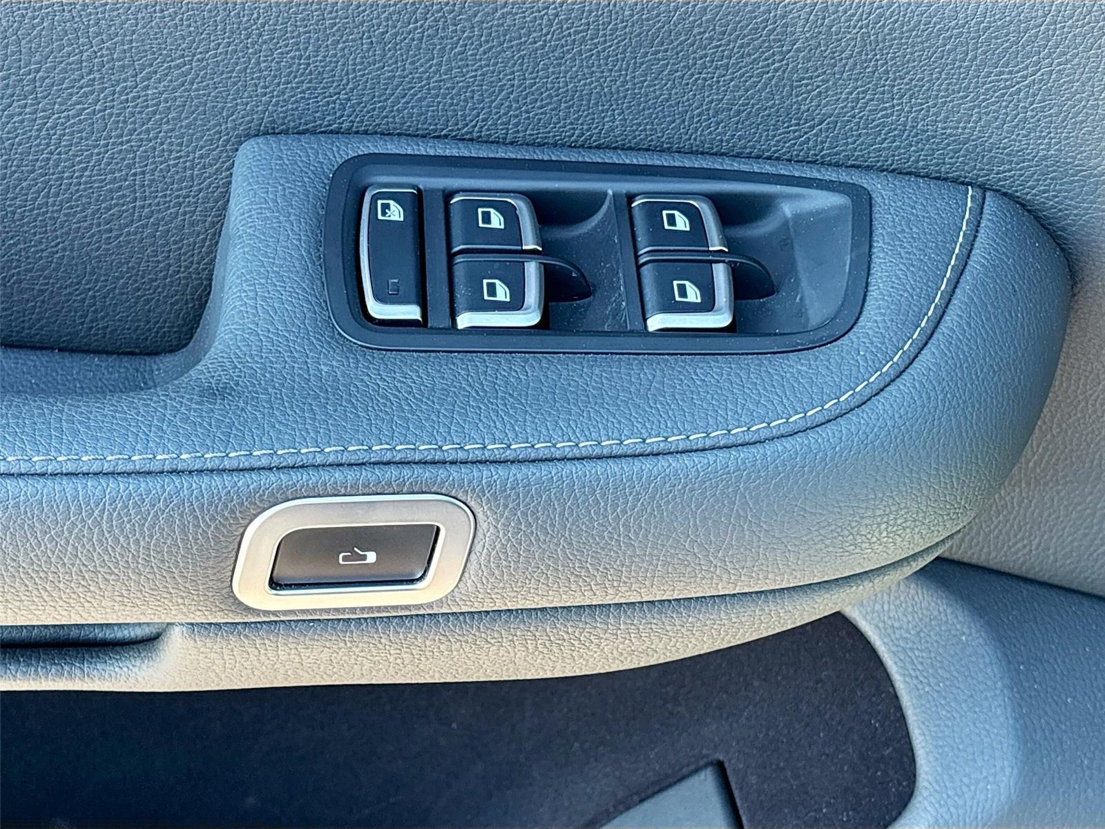 2024 VinFast VF 9 Plus