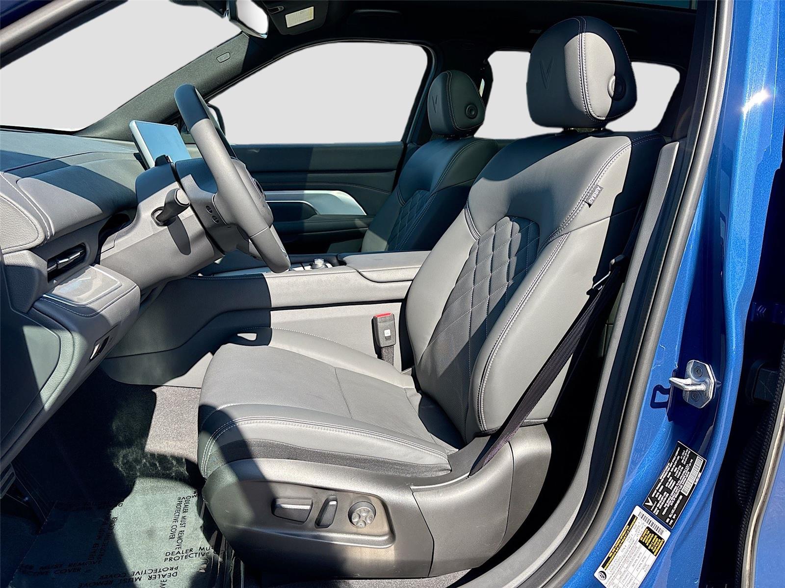 2024 VinFast VF 9 Plus