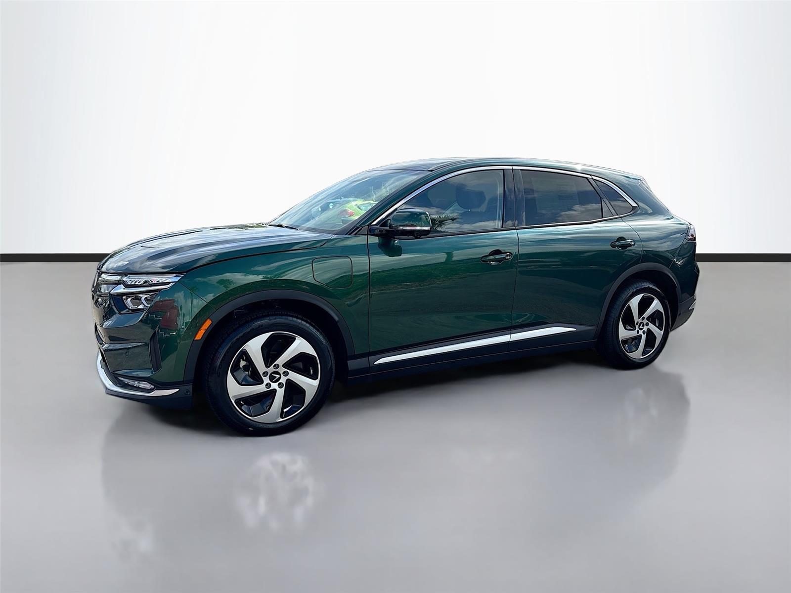2025 VinFast VF 8 Eco