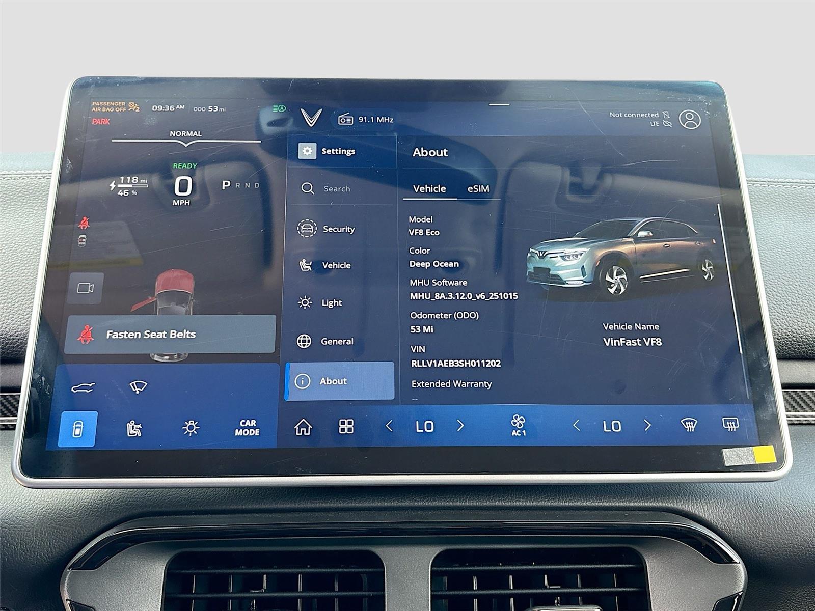 2025 VinFast VF 8 Eco