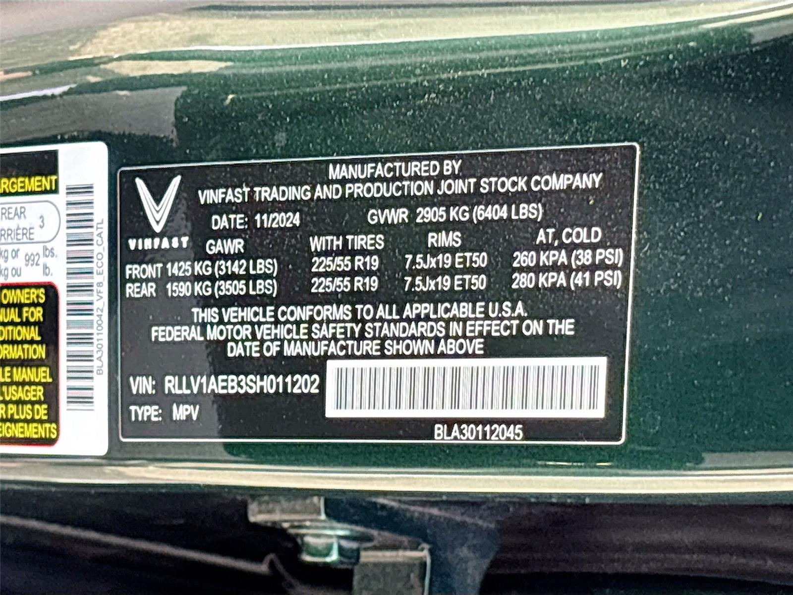2025 VinFast VF 8 Eco