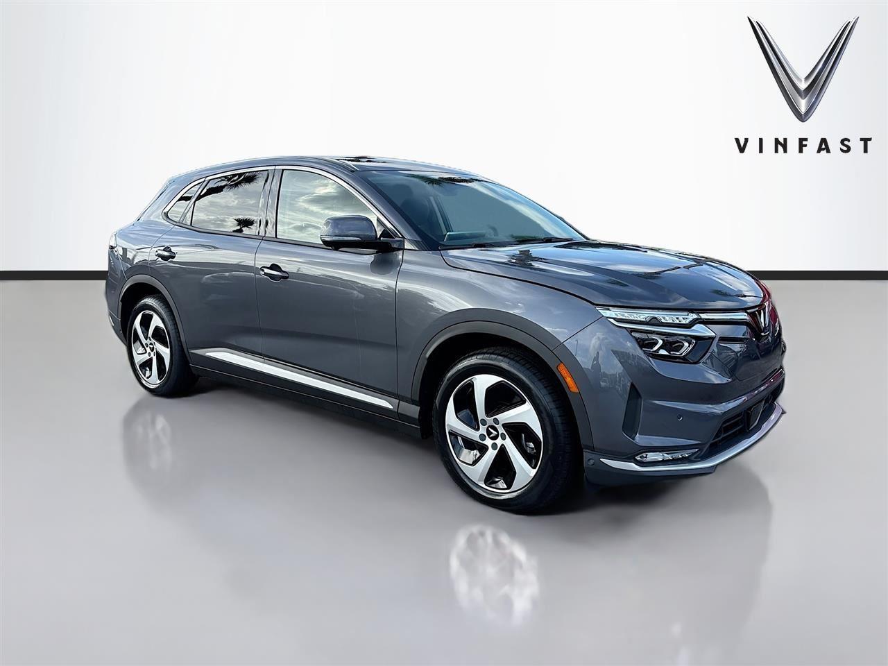 2025 VinFast VF 8 Eco