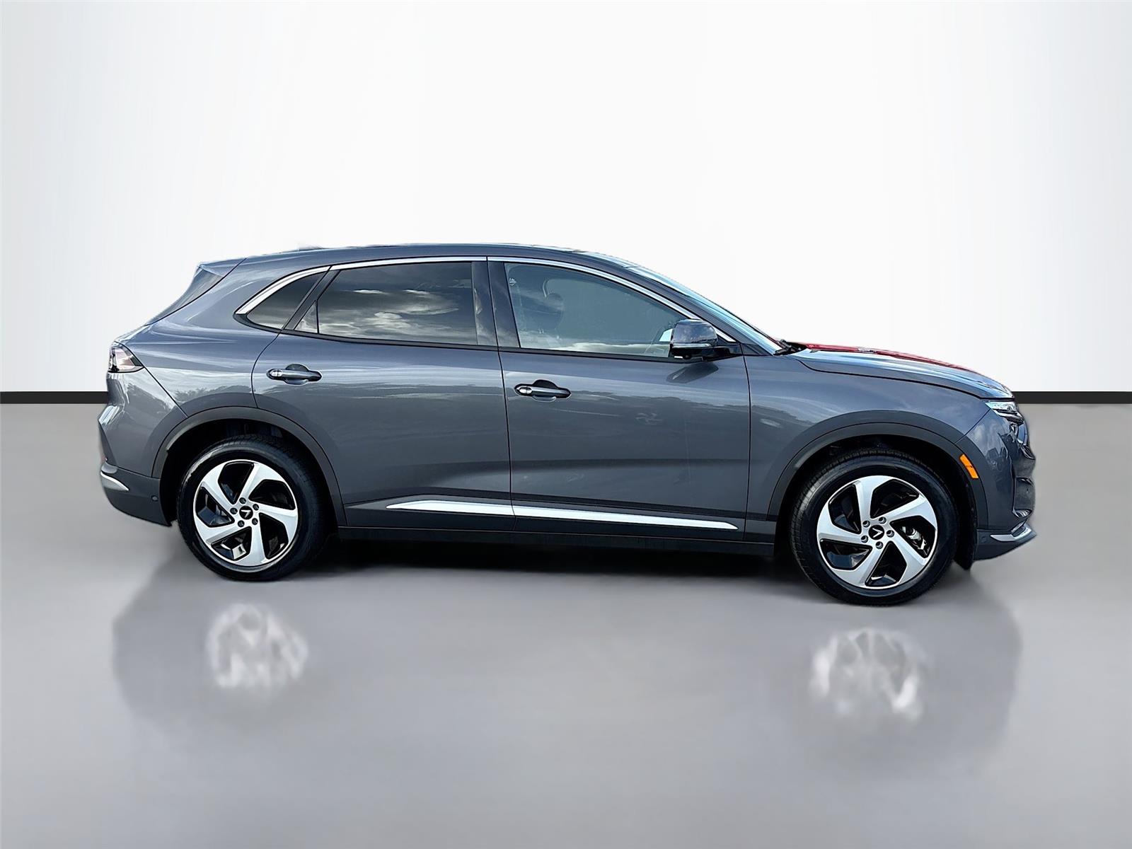 2025 VinFast VF 8 Eco