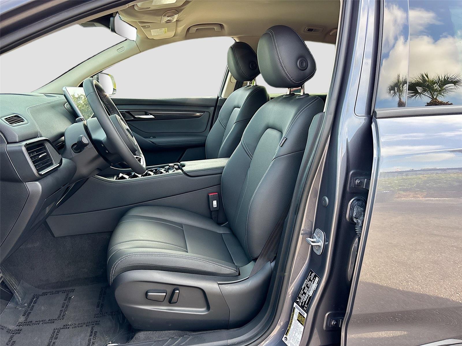 2025 VinFast VF 8 Eco