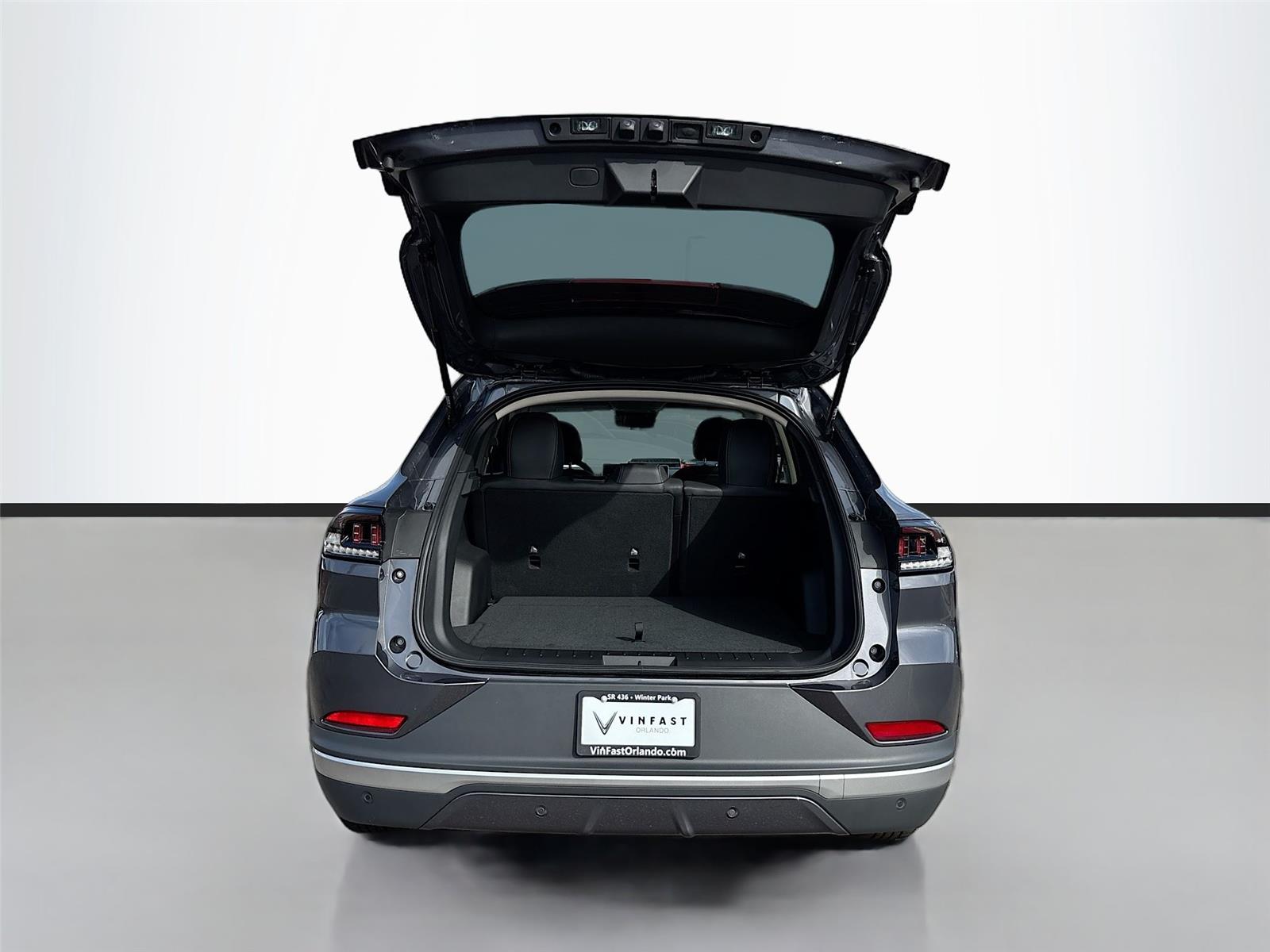 2025 VinFast VF 8 Eco