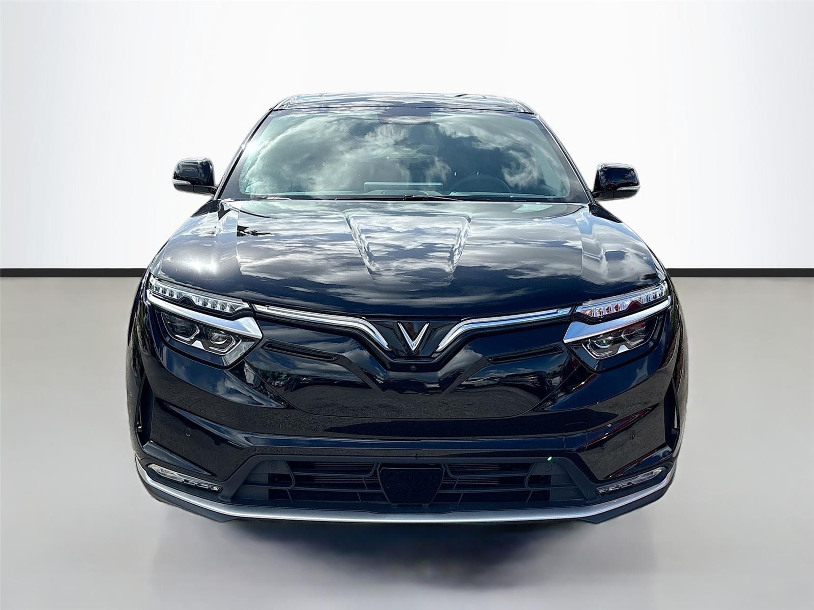 2025 VinFast VF 8 Plus