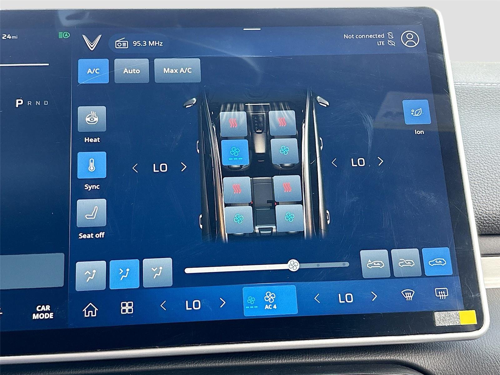 2025 VinFast VF 8 Plus