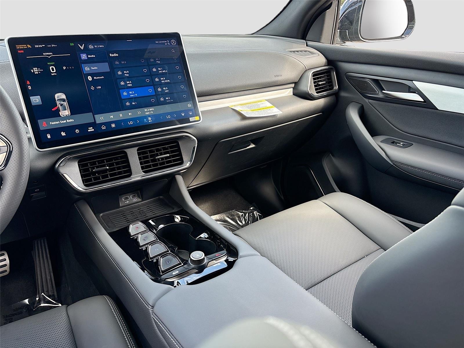 2025 VinFast VF 8 Plus