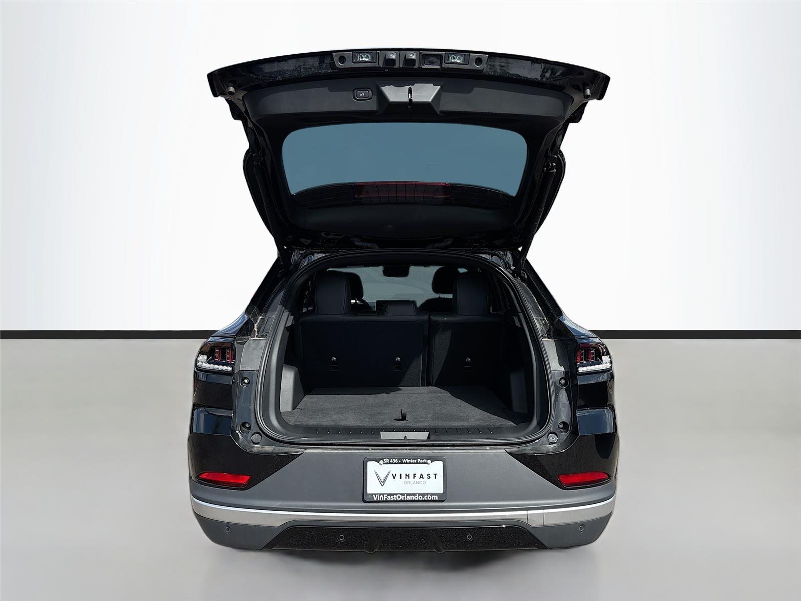 2025 VinFast VF 8 Plus