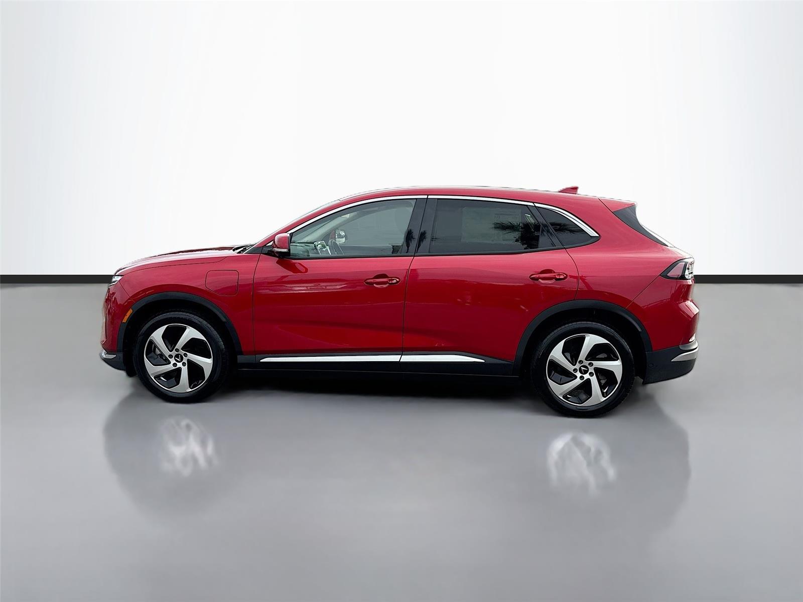 2025 VinFast VF 8 Eco