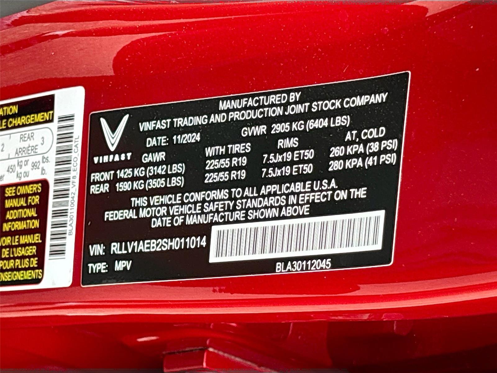 2025 VinFast VF 8 Eco