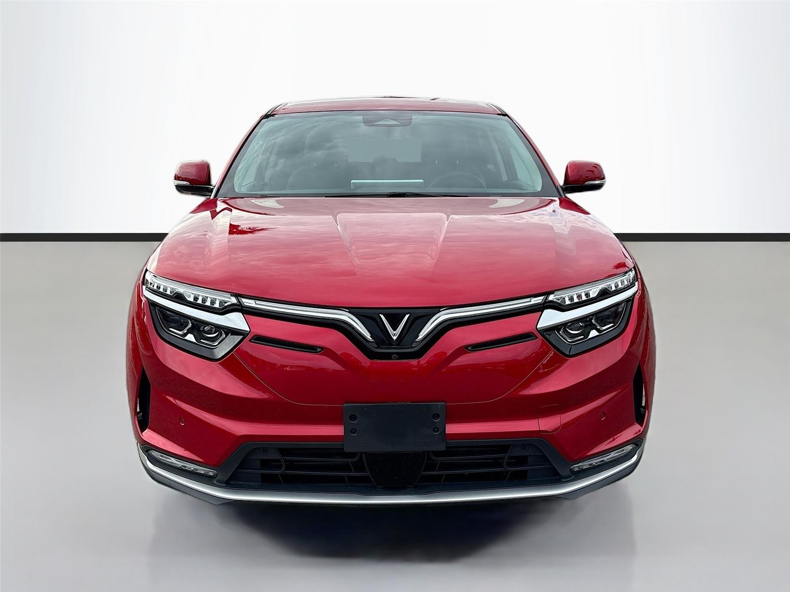 2025 VinFast VF 8 Eco