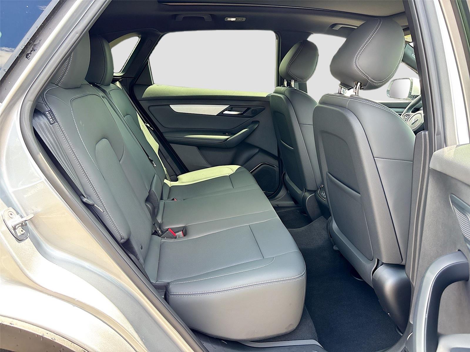 2025 VinFast VF 8 Plus