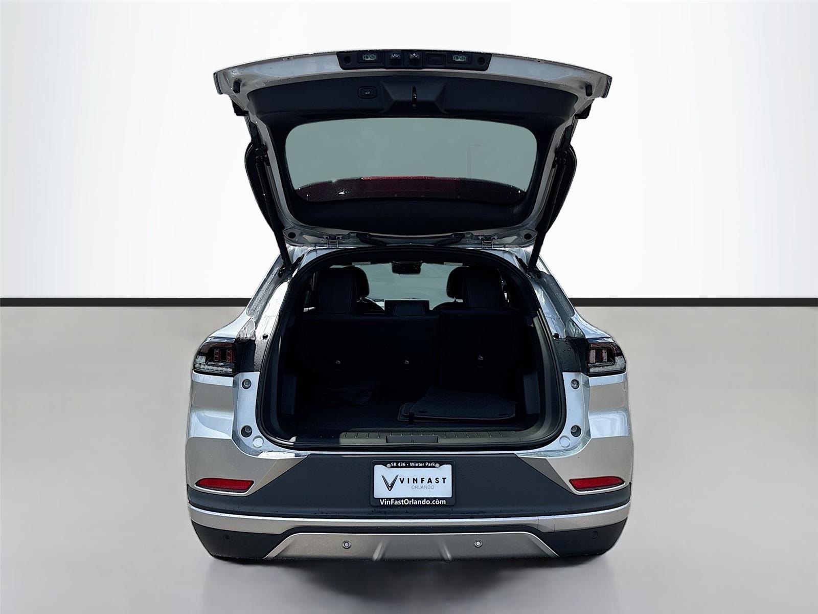 2025 VinFast VF 8 Plus