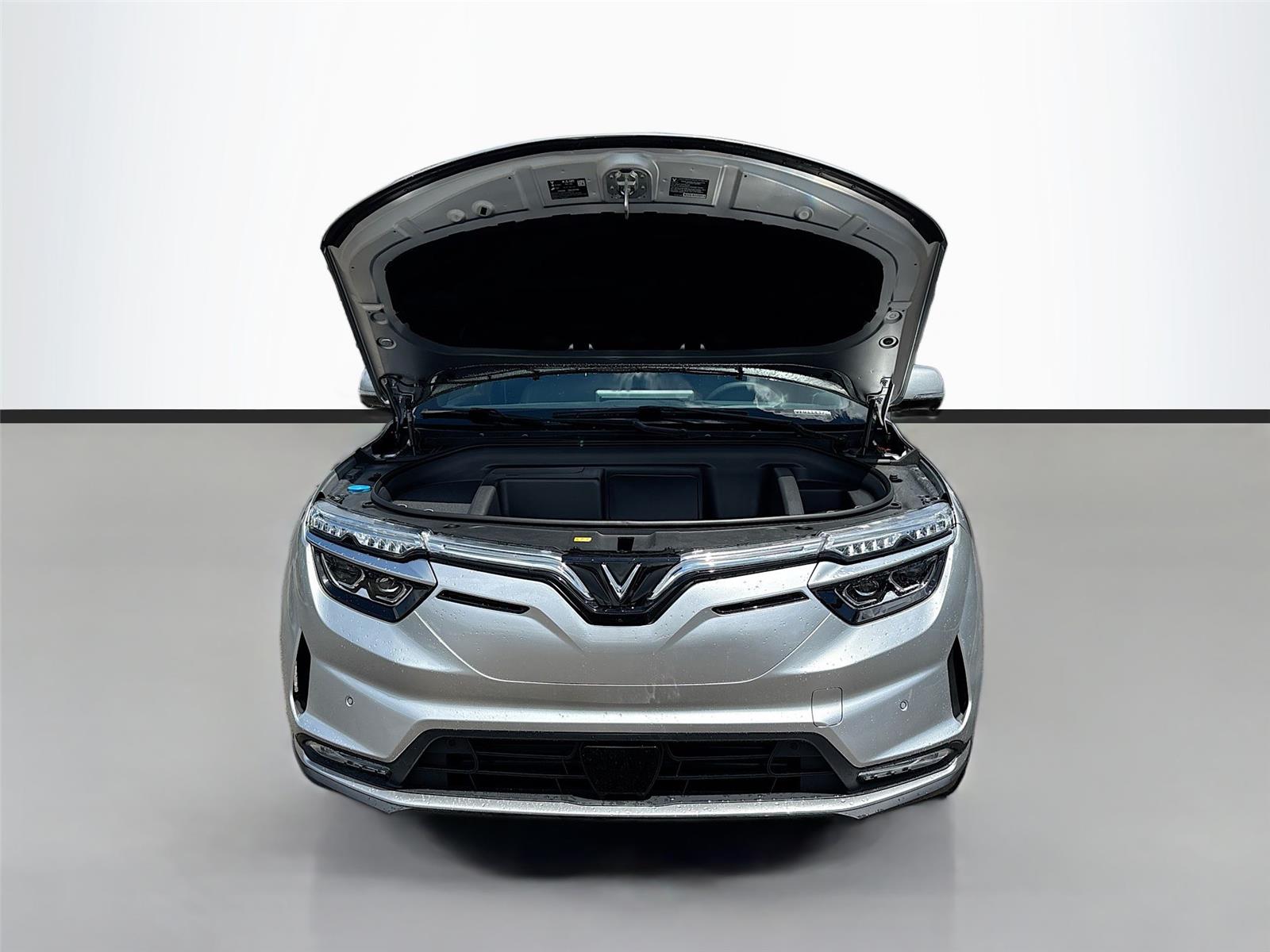 2025 VinFast VF 8 Plus
