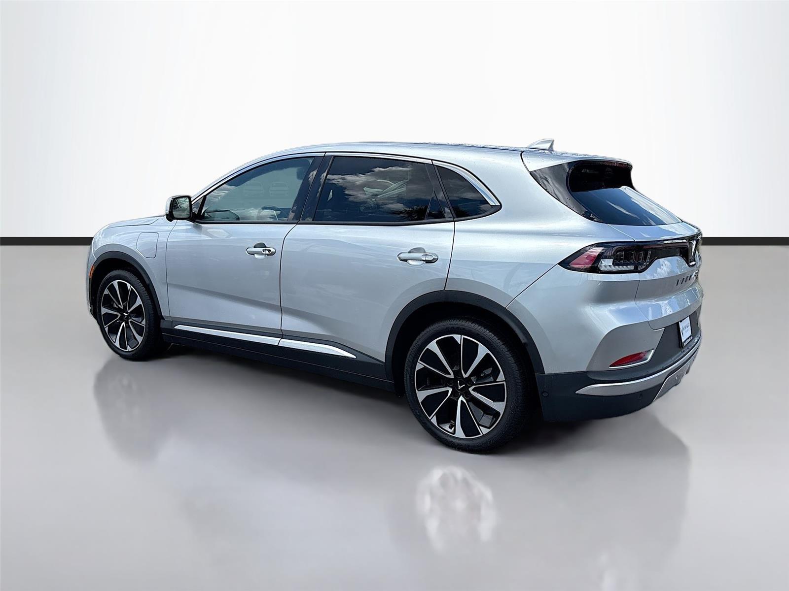 2025 VinFast VF 8 Plus