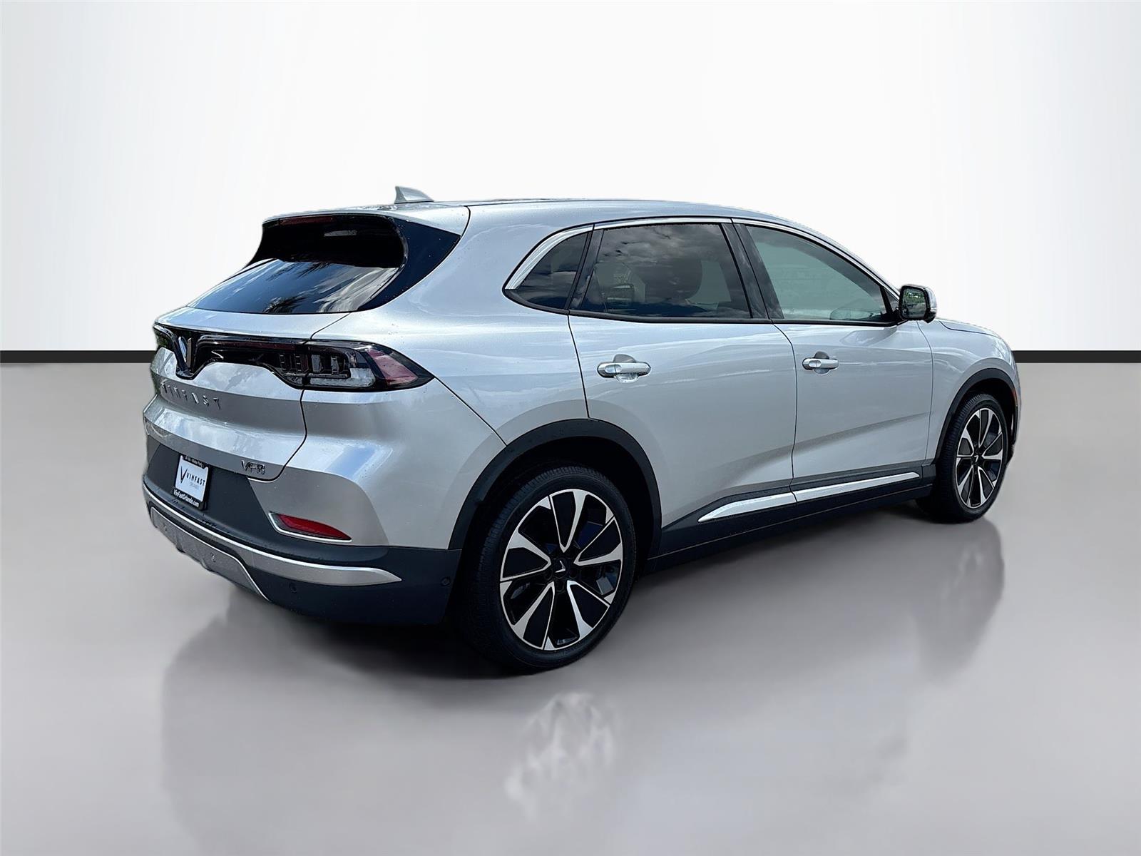 2025 VinFast VF 8 Plus