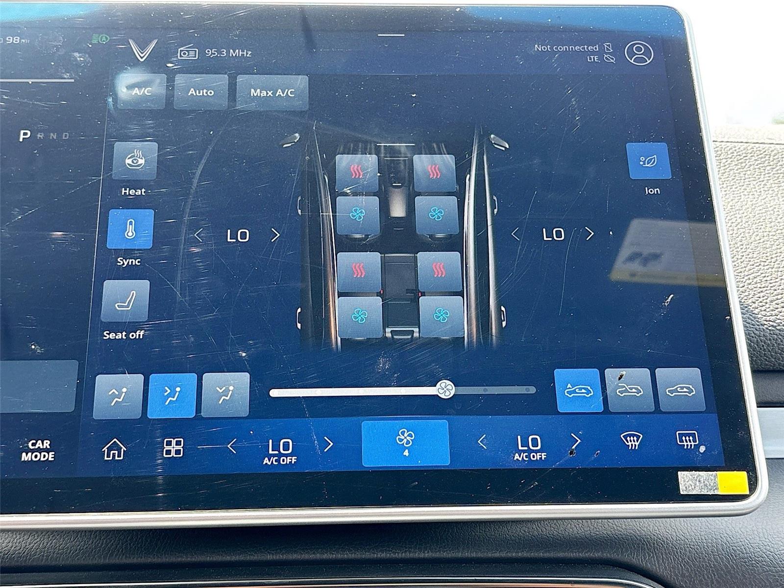 2025 VinFast VF 8 Plus
