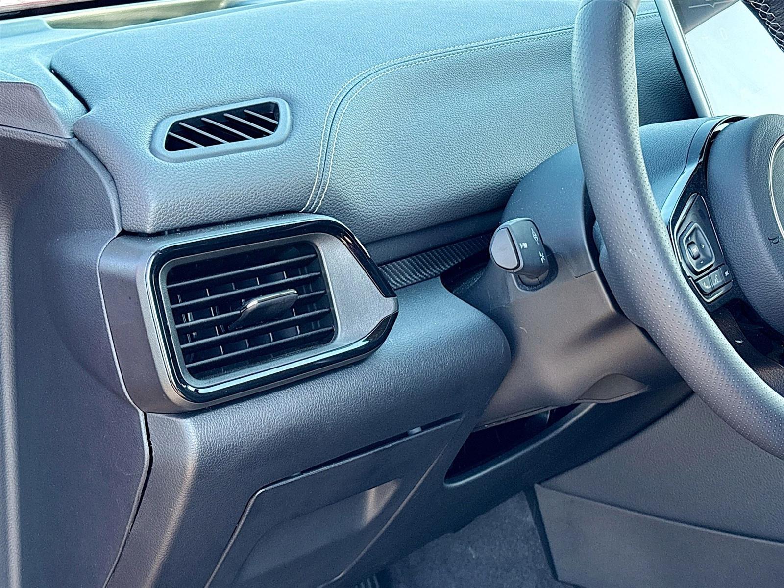 2025 VinFast VF 8 Eco