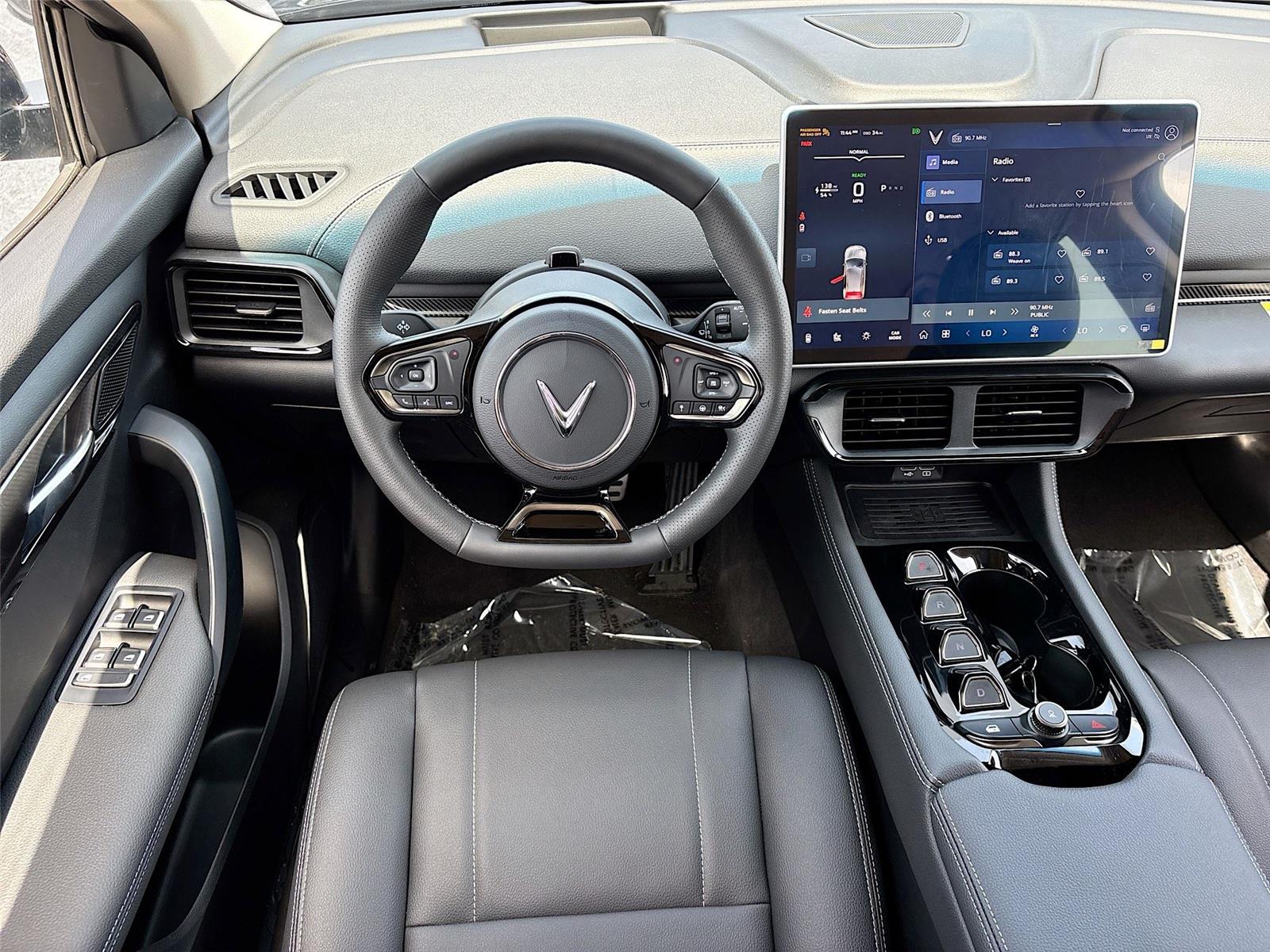 2025 VinFast VF 8 Eco