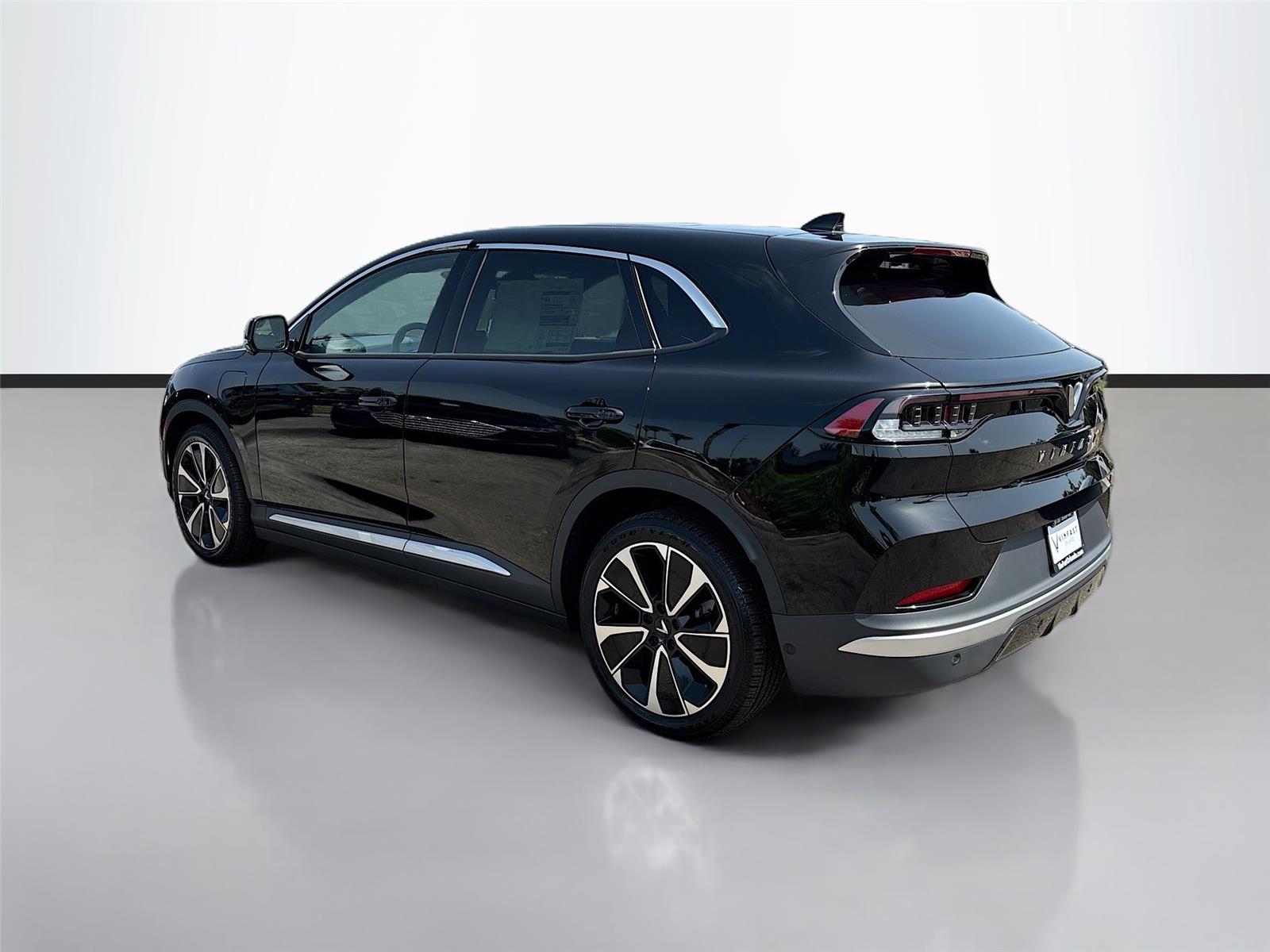 2025 VinFast VF 8 Plus