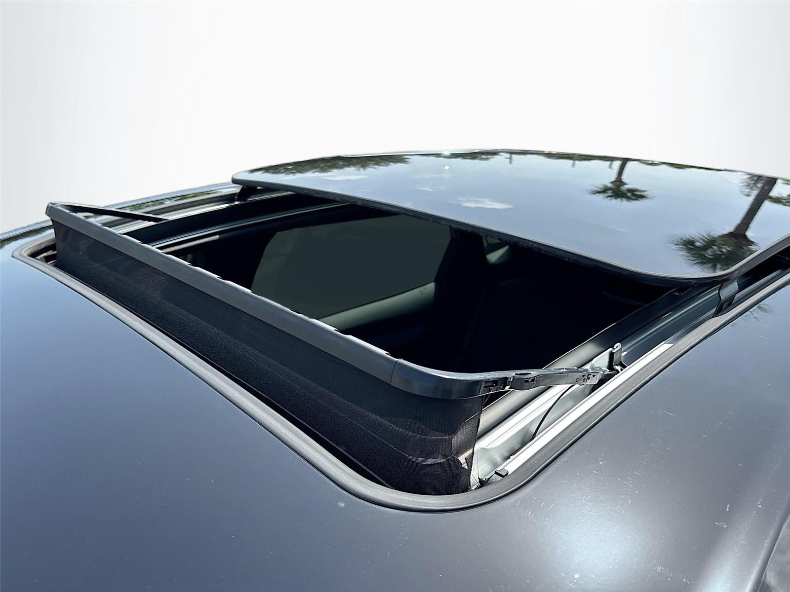 2025 VinFast VF 8 Plus