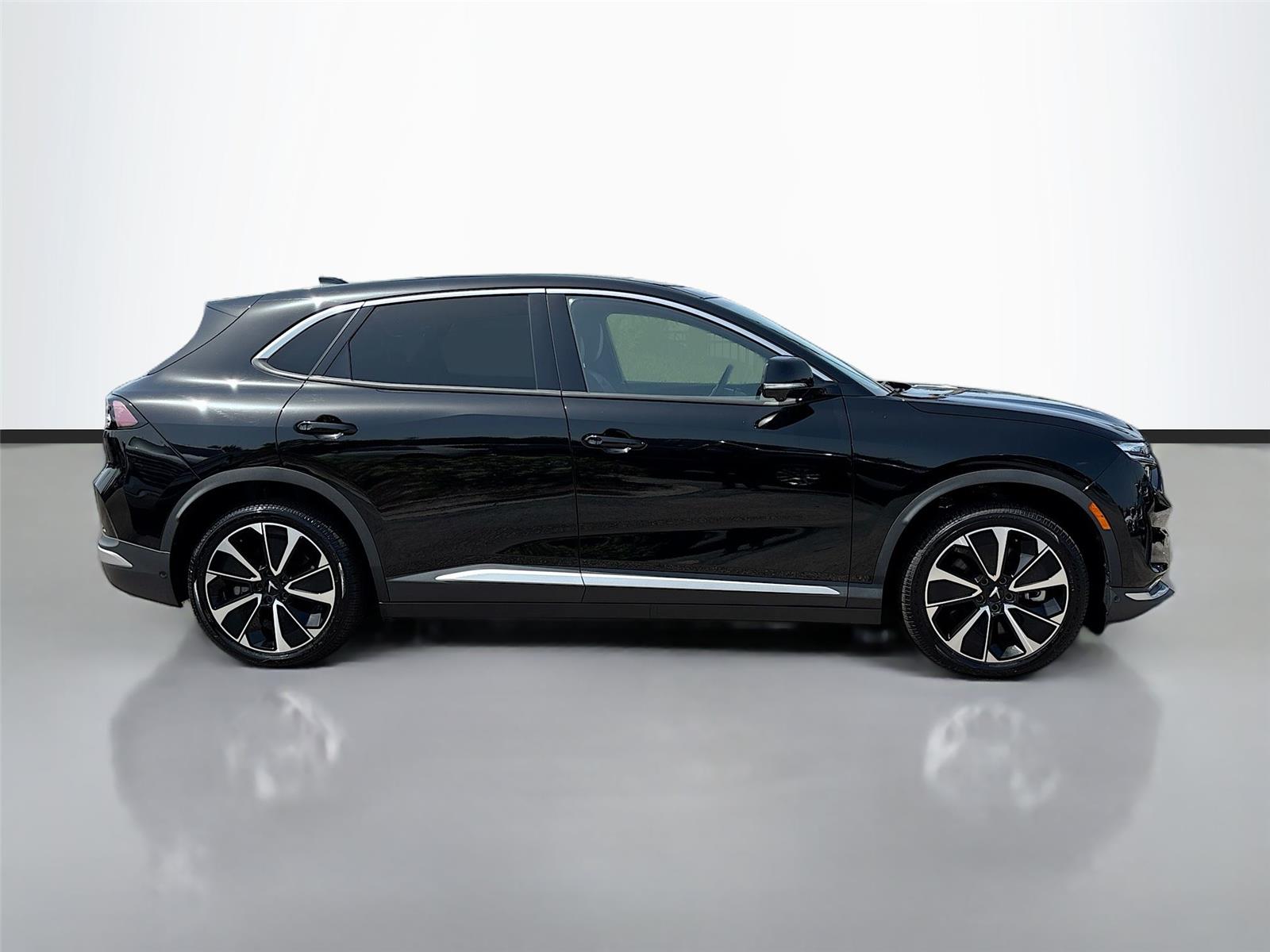 2025 VinFast VF 8 Plus