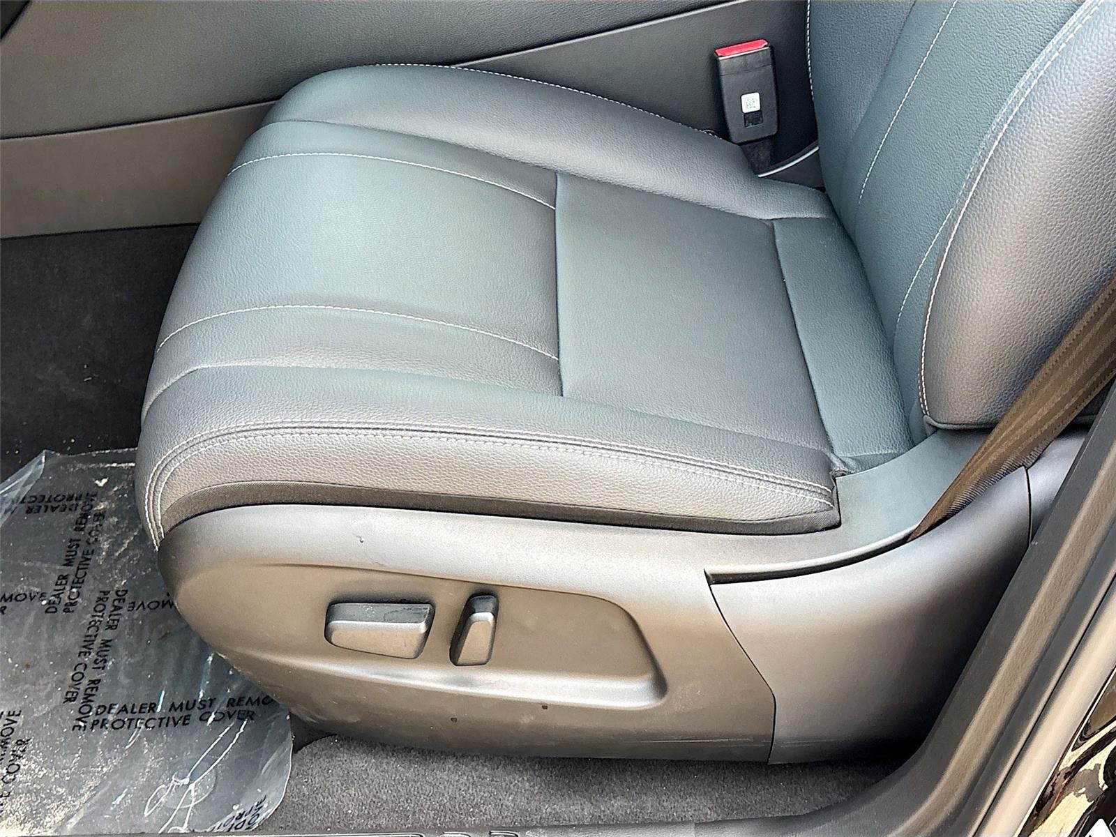 2025 VinFast VF 8 Eco