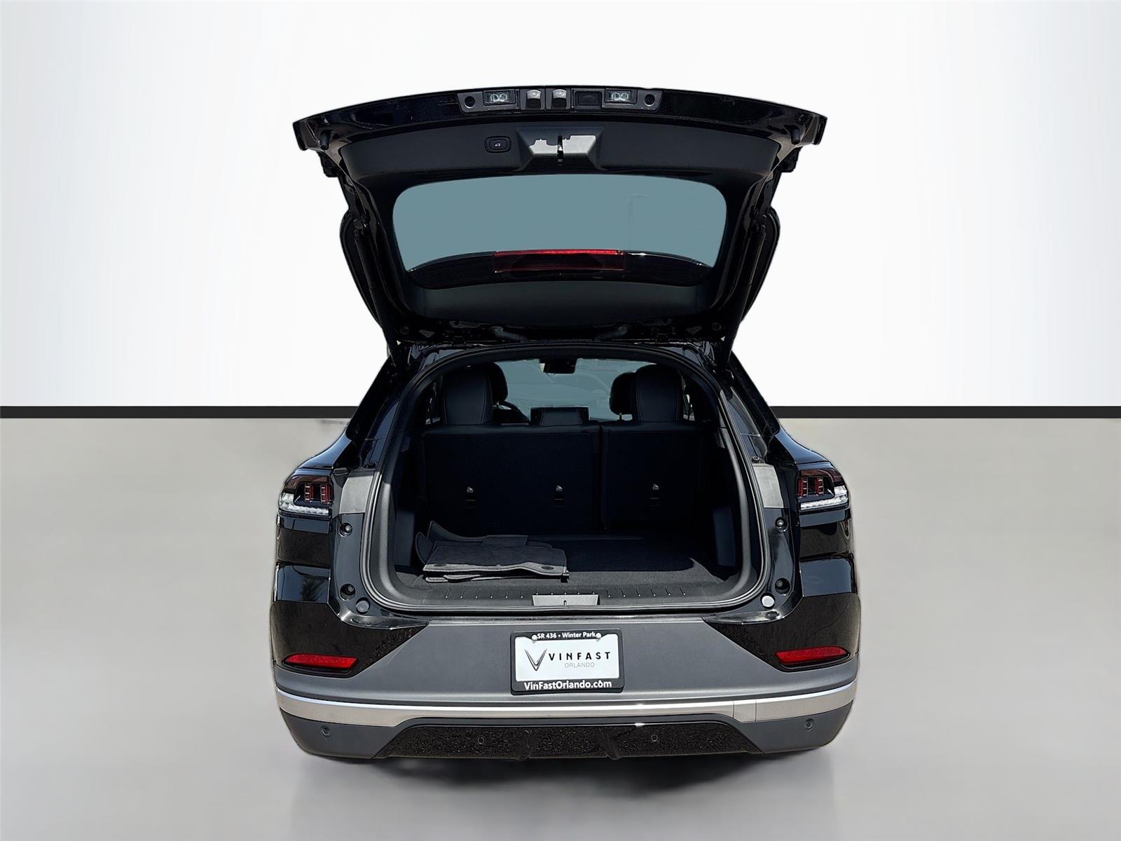 2025 VinFast VF 8 Plus