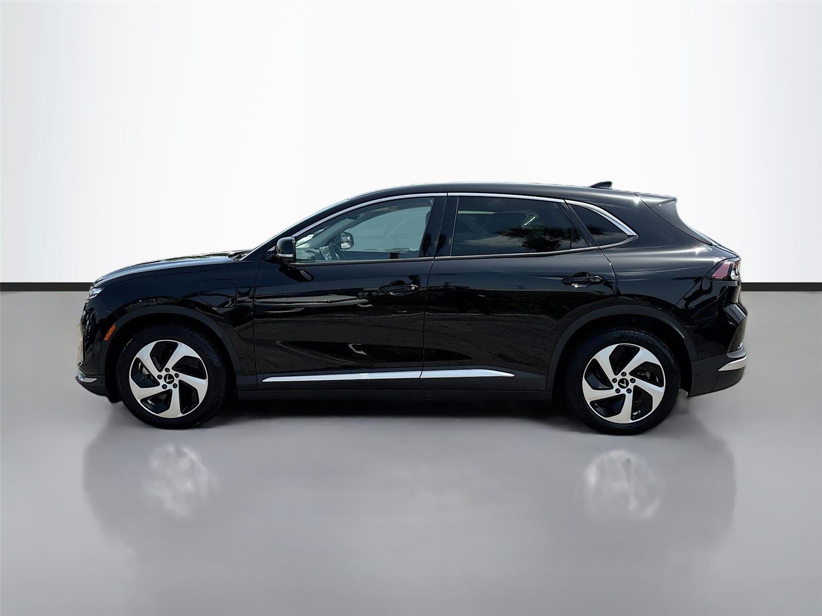 2025 VinFast VF 8 Eco