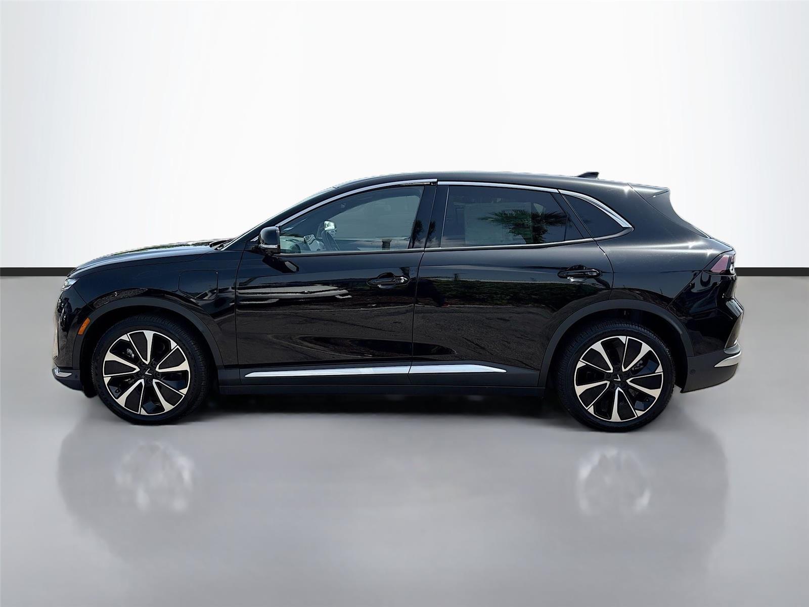2025 VinFast VF 8 Plus