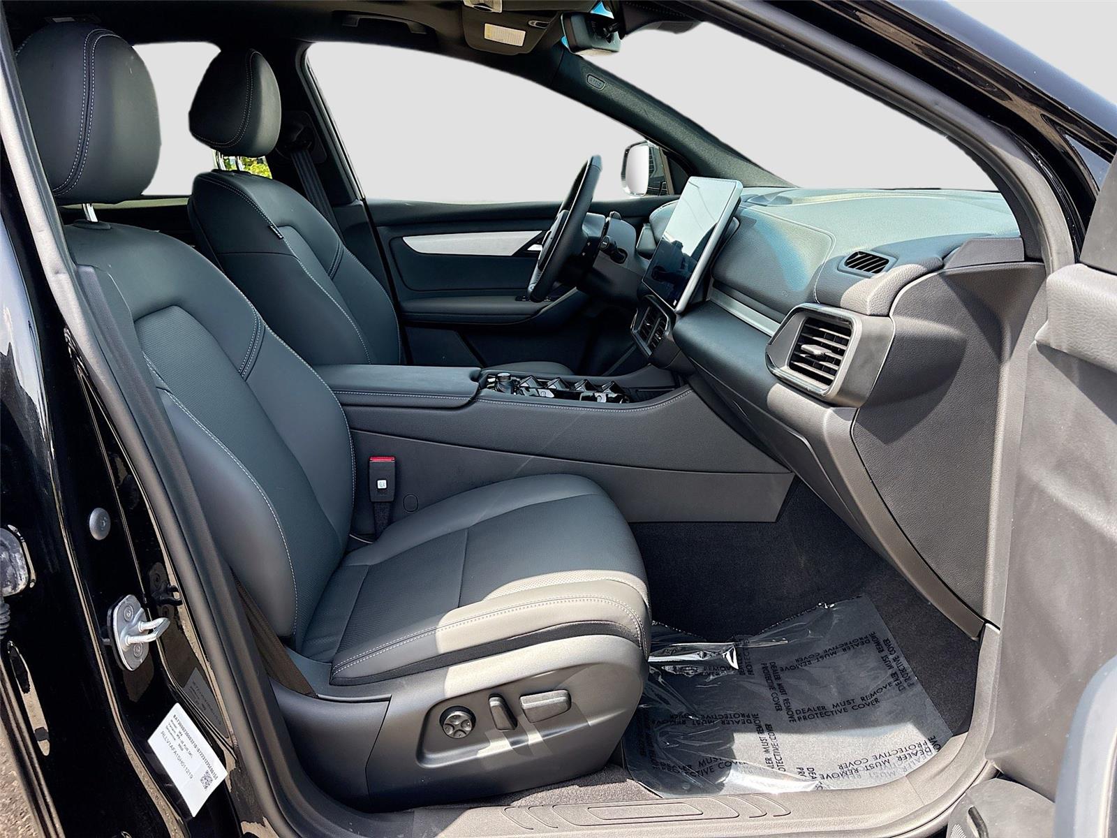 2025 VinFast VF 8 Plus