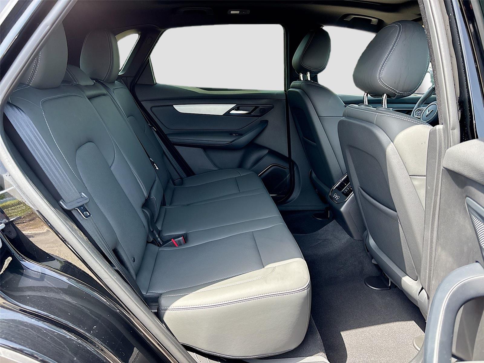 2025 VinFast VF 8 Plus