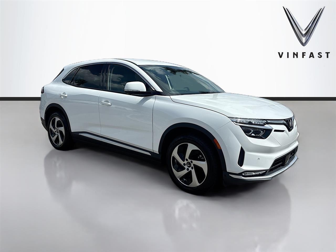 2025 VinFast VF 8 Eco