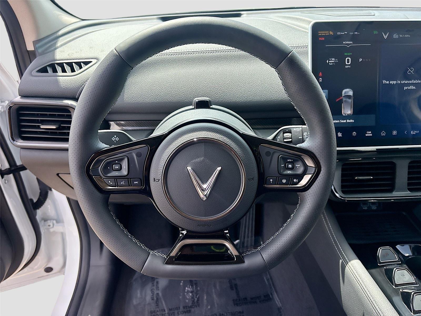 2025 VinFast VF 8 Eco
