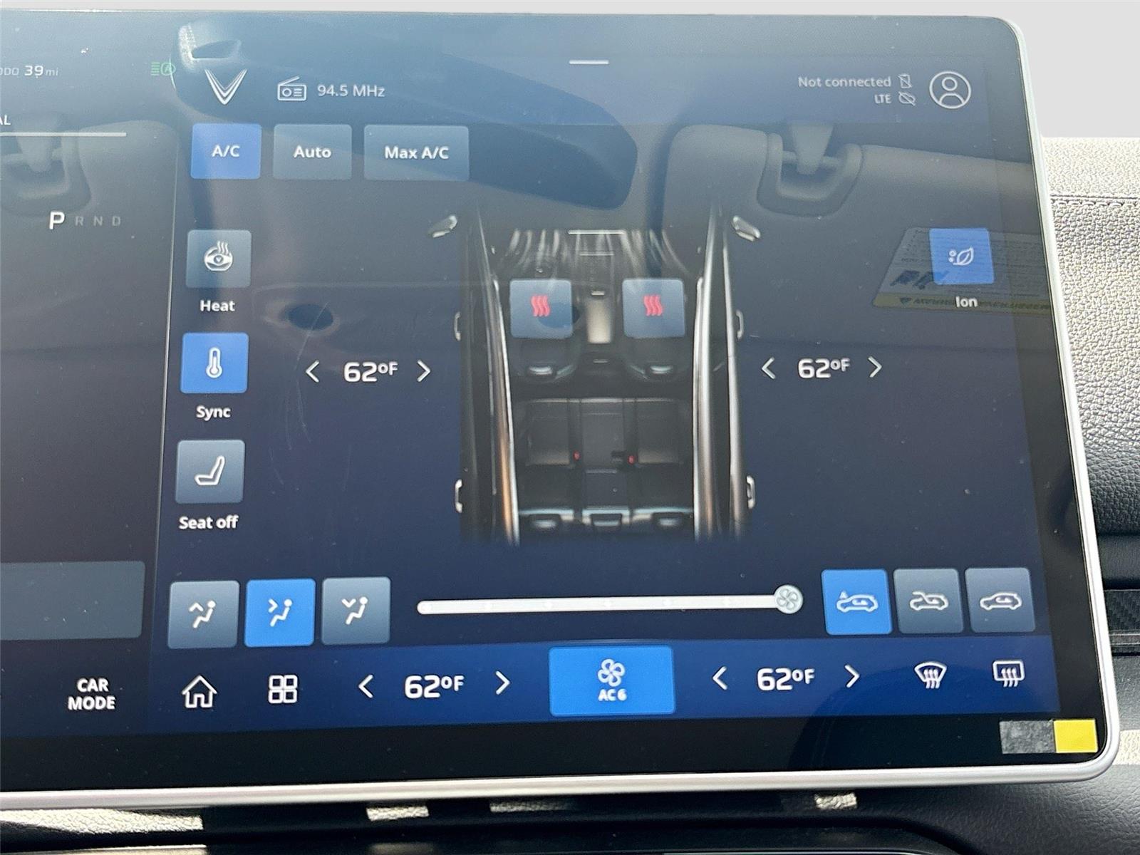 2025 VinFast VF 8 Eco