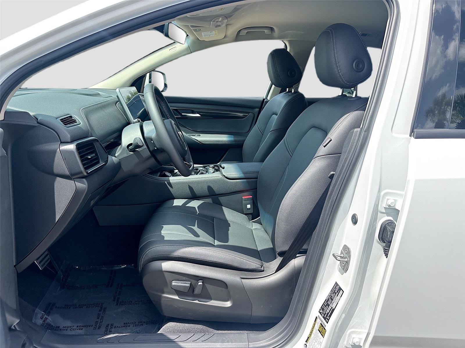 2025 VinFast VF 8 Eco